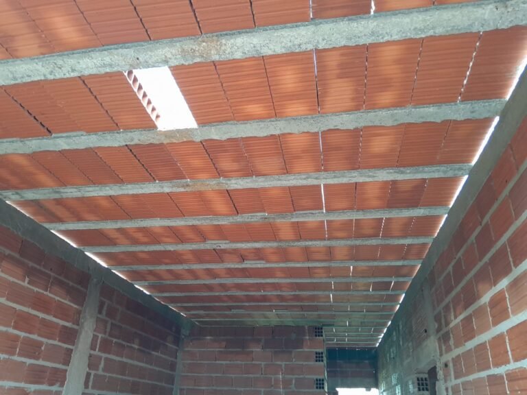 Lajes Protendidas com Lajotas Cerâmica