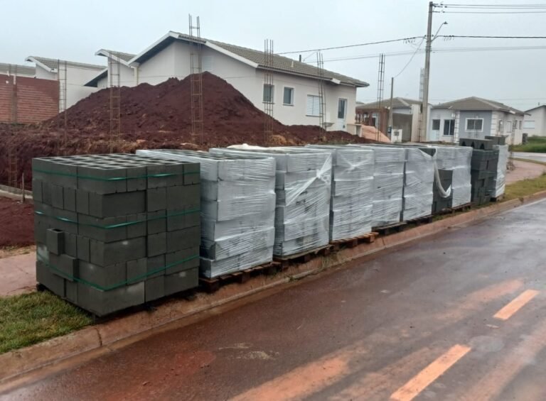 BLOCOS ESTRUTURAL DE 14 X 19 X 39 E DE 19 X 19 X 39 REFORÇADOS